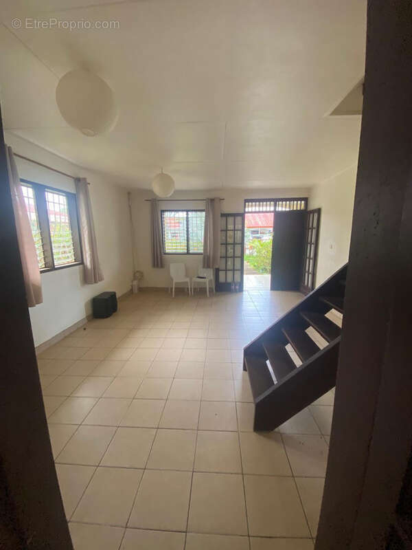 Maison à REMIRE-MONTJOLY