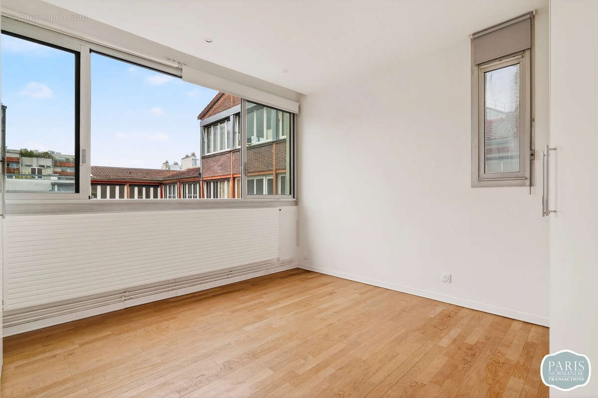 Appartement à PARIS-10E