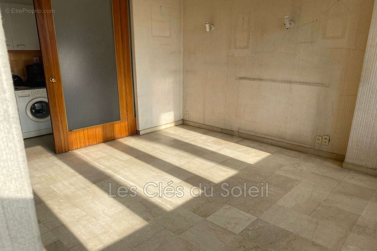 Appartement 44 m² à Hyeres  - photo 3