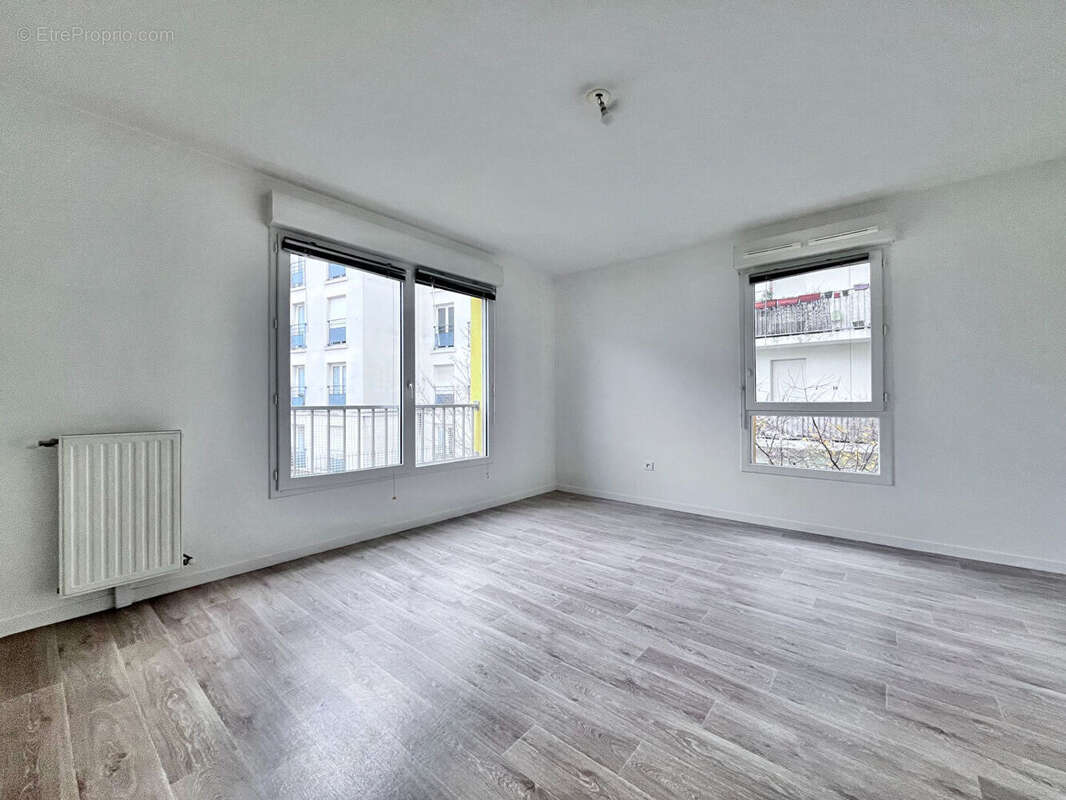 Appartement à LES LILAS