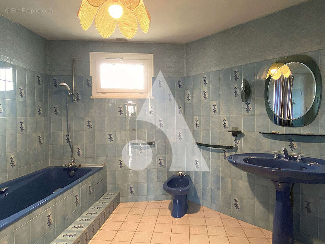 Maison à SAINT-SEURIN-SUR-L'ISLE