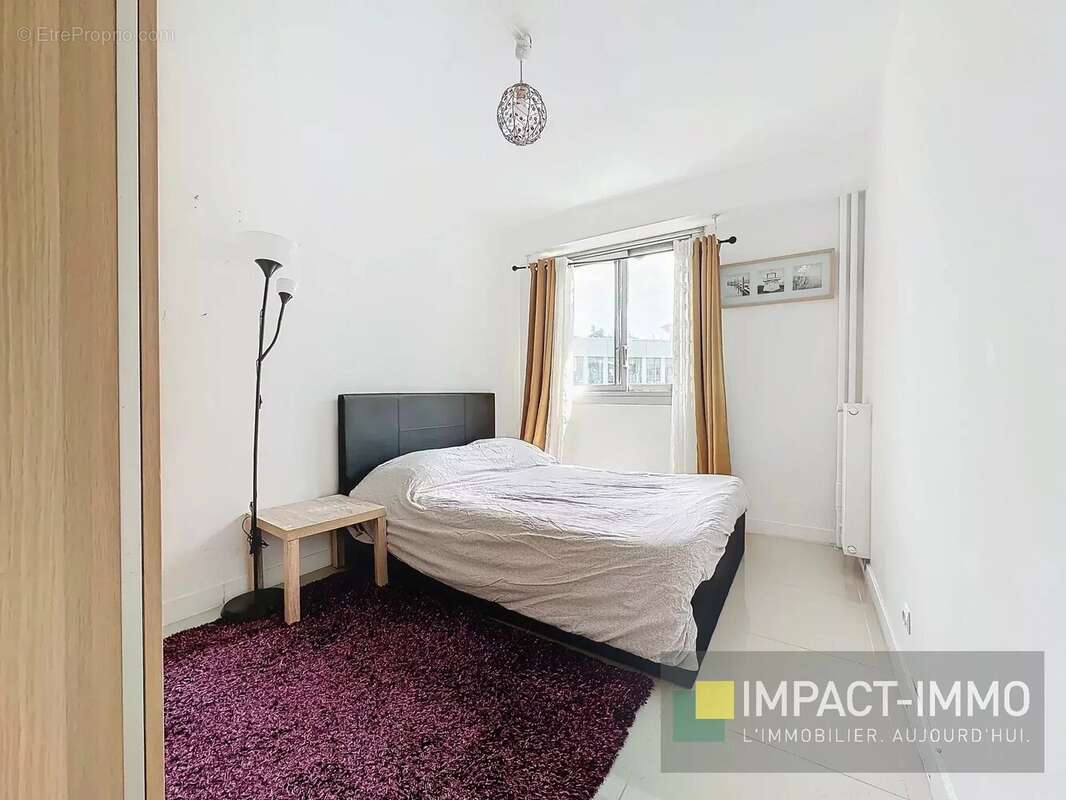 Appartement à COURBEVOIE