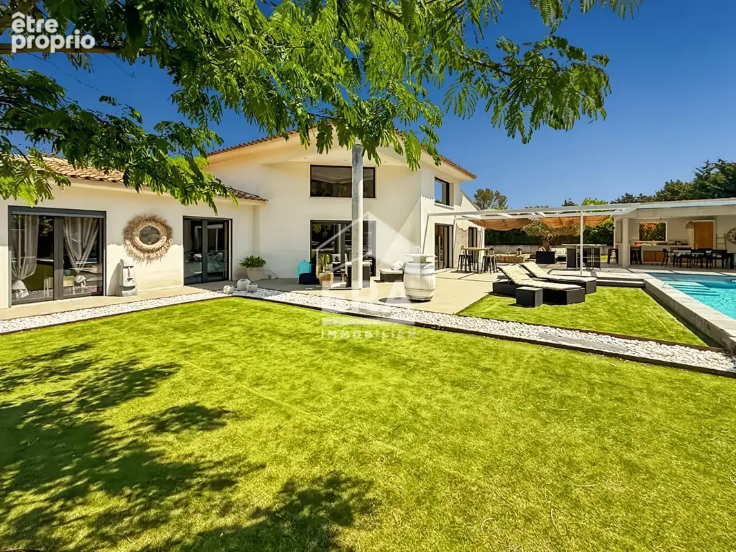 Maison 178m² à Calas - photo 12