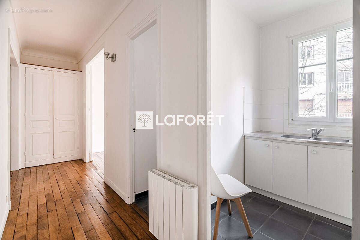 Appartement à PARIS-16E