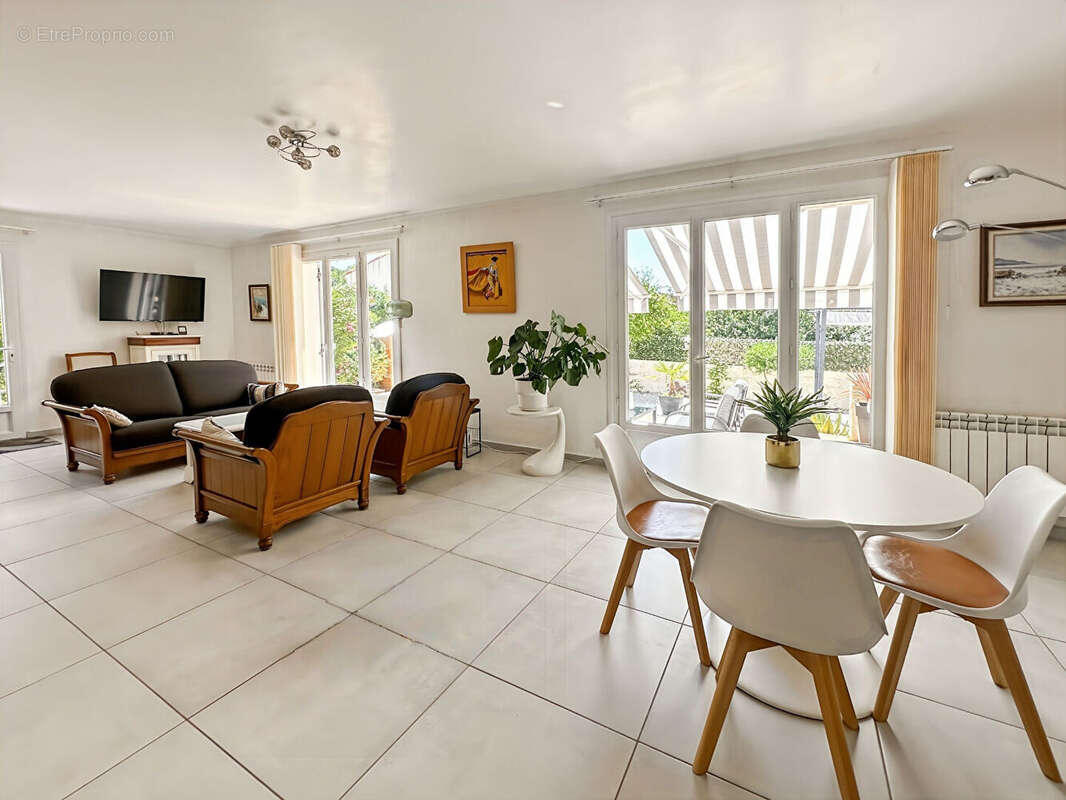 Maison à SAUSSET-LES-PINS