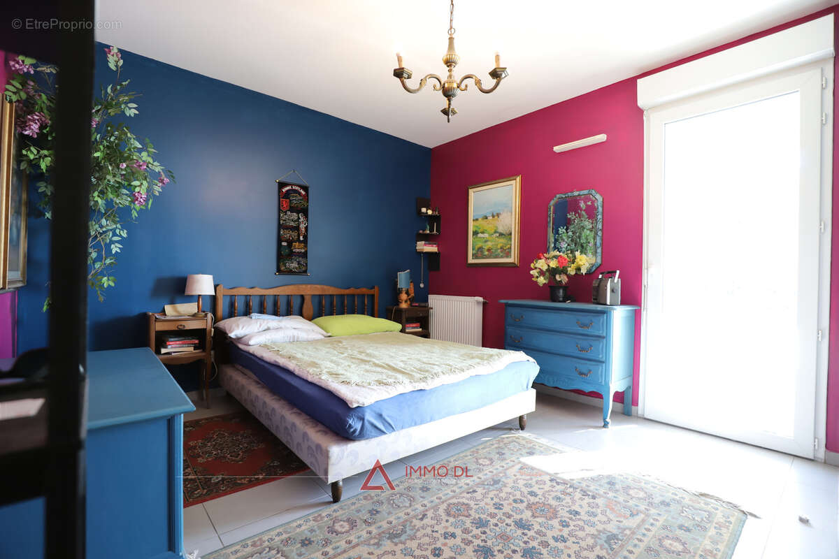 Appartement à MARSEILLE-3E
