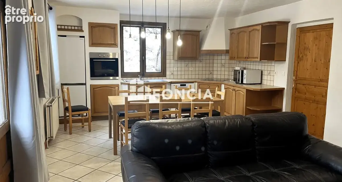 Maison avec un bel extérieur aux Allues - photo 2