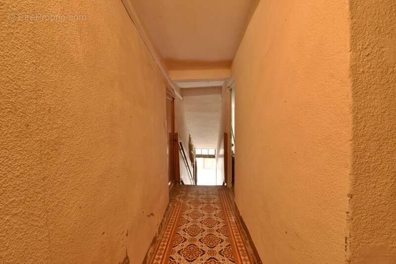 Immeuble de rapport à vendre - LA MOTTE DU CAIRE (04) - photo 2