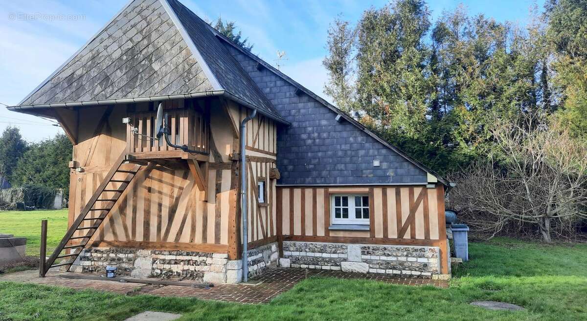 Maison à LA HAYE-DE-ROUTOT