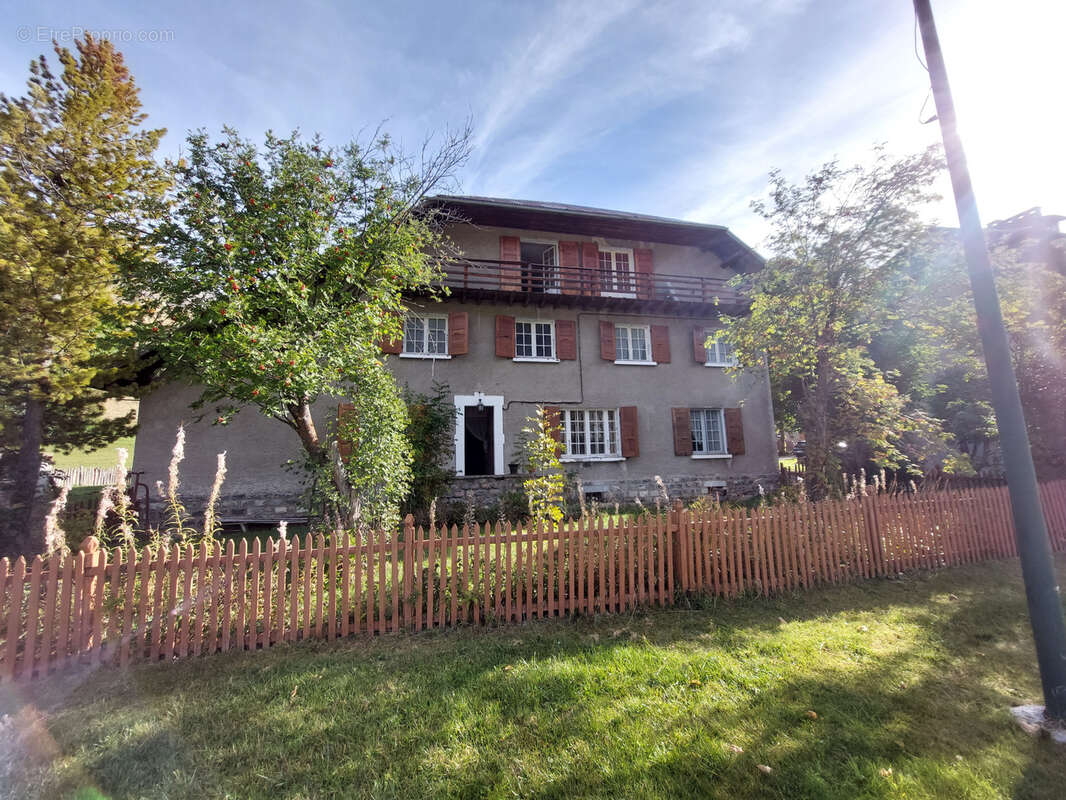 Maison et Grange à LARCHE - photo 2