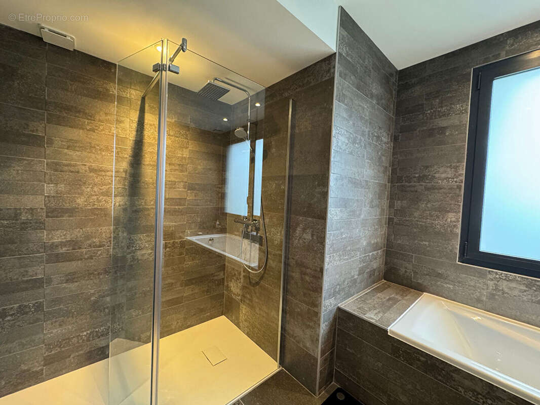 Maison à SAINT-NOM-LA-BRETECHE