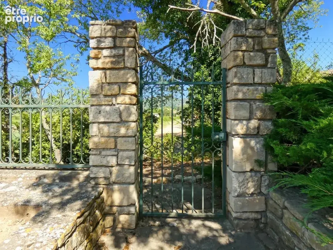 Investissement en nue-propriété 99m2 et 70m2 d'ateliers et garage, terrain 2552m2 - photo 22