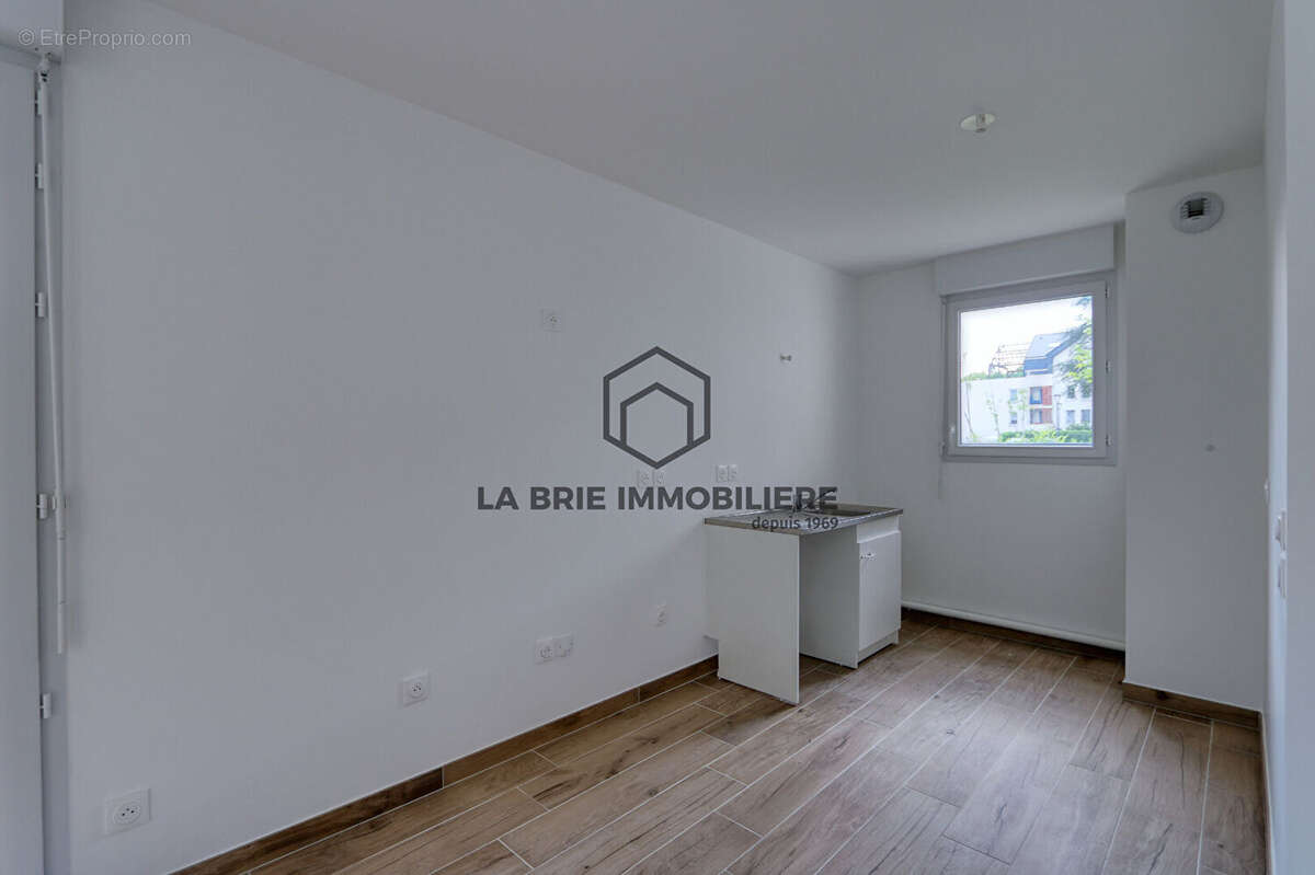 Appartement à EMERAINVILLE