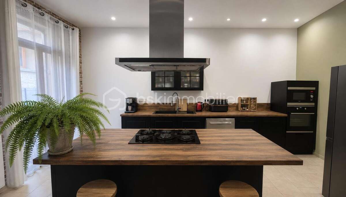 A vendre maison de maitre renovee deux faces de 183m² a baixas - centre ville - proche des commerces - terrasse - quatre chambre - photo 3