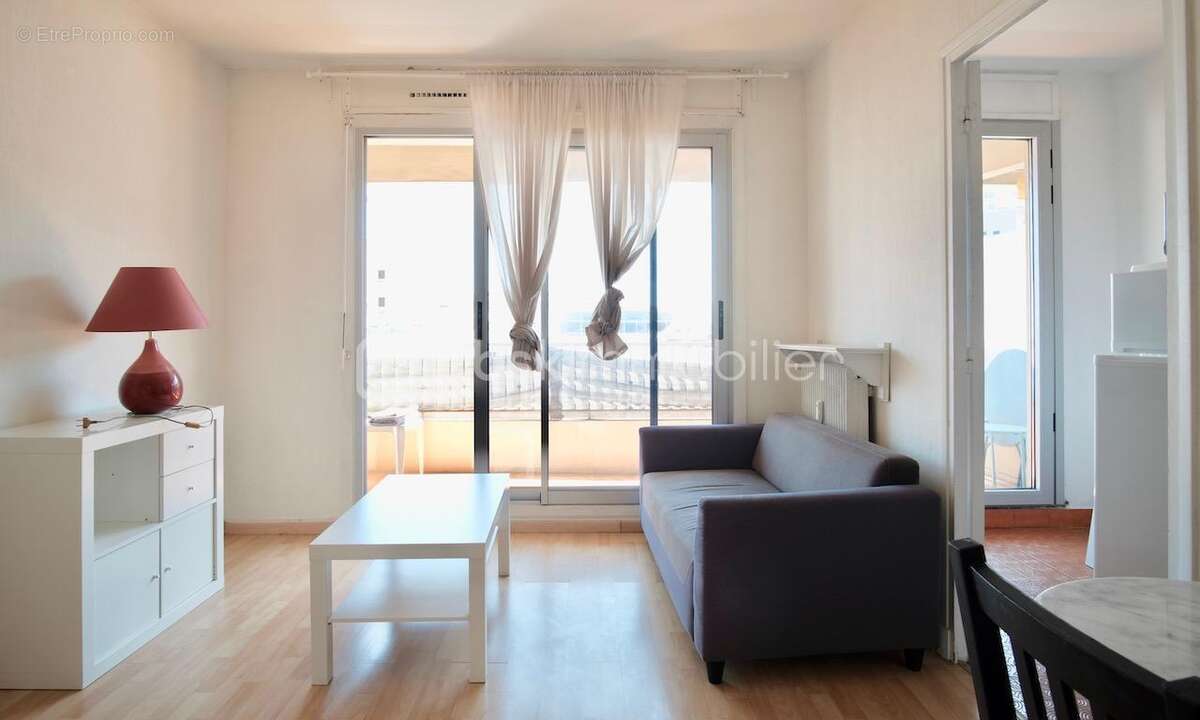 Appartement à MARSEILLE-5E