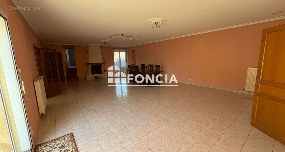 Maison à SAVIGNE-L&#039;EVEQUE