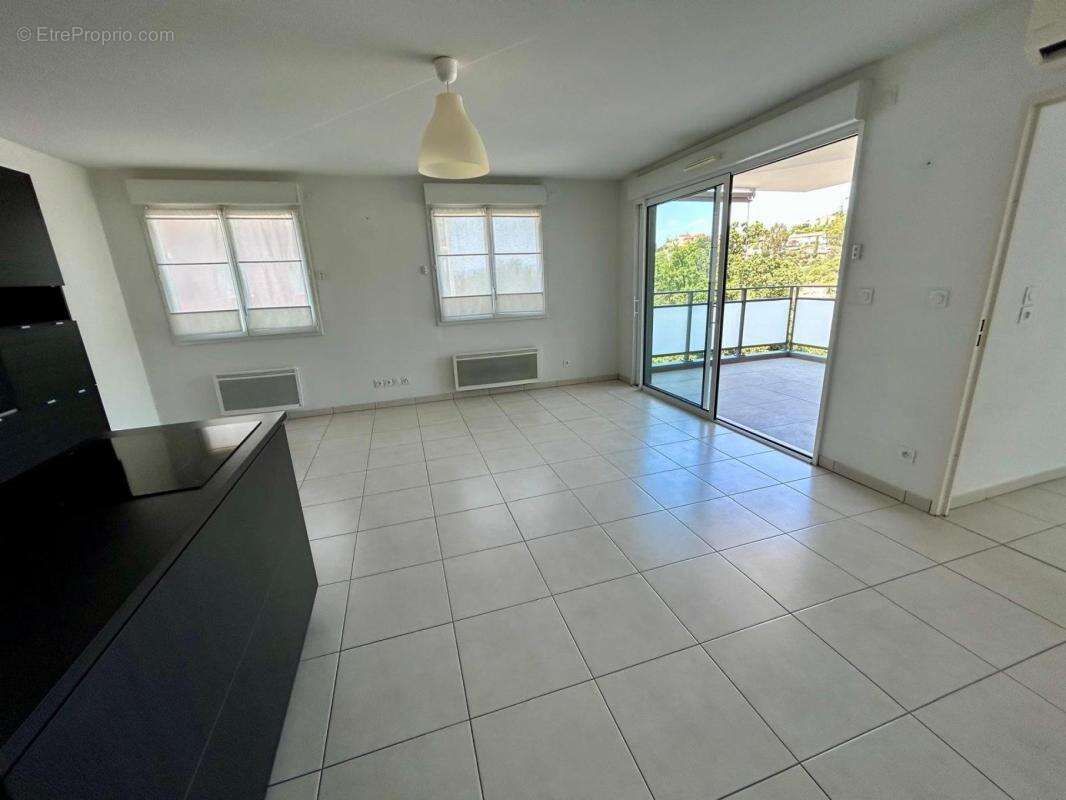 A VENDRE : T2 de 56m² avec terrasse et garage - SAINT-RAPHAEL - Valescure - photo 4