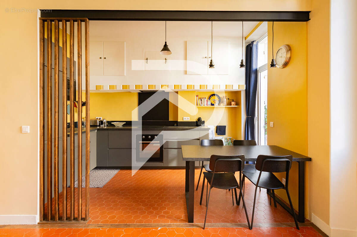 Appartement à MARSEILLE-5E