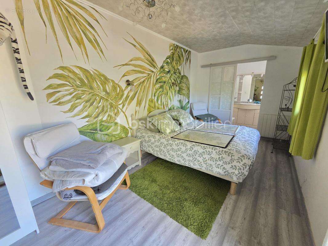Magnifique Pavillon de plain pied de 149m² avec patio et dépendances à Avril sur Loire - photo 13