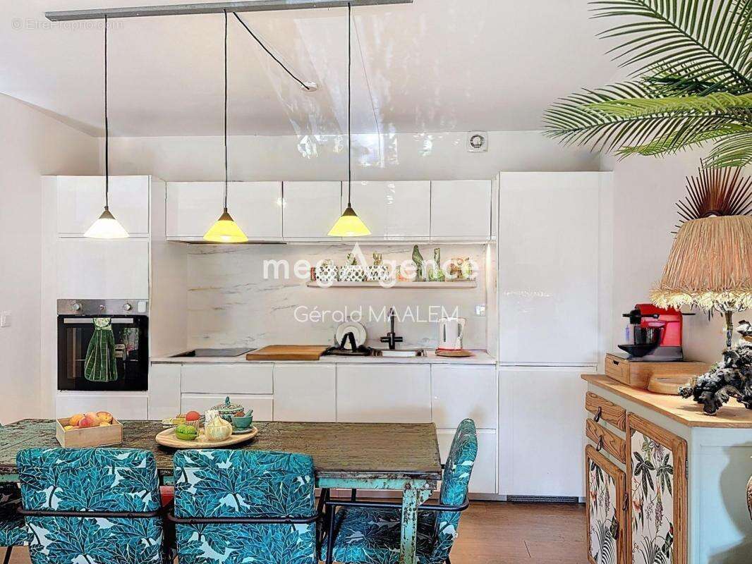 Appartement à COGOLIN