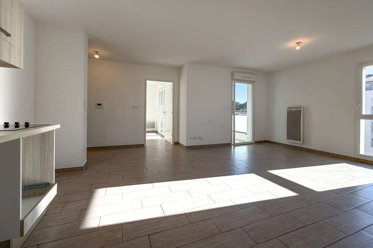 Appartement à LA LONDE-LES-MAURES