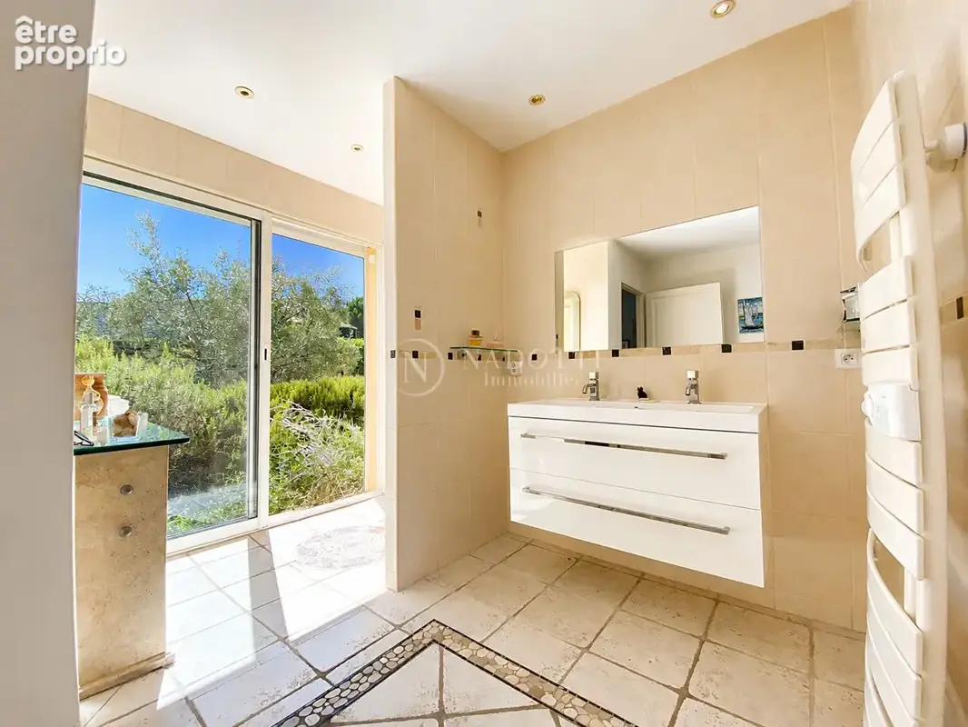 Maison  d'architecte avec piscine et dépendance. - photo 15