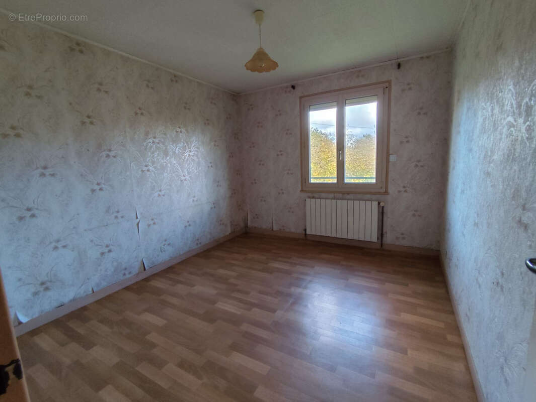 Maison à FRESNAY-SUR-SARTHE