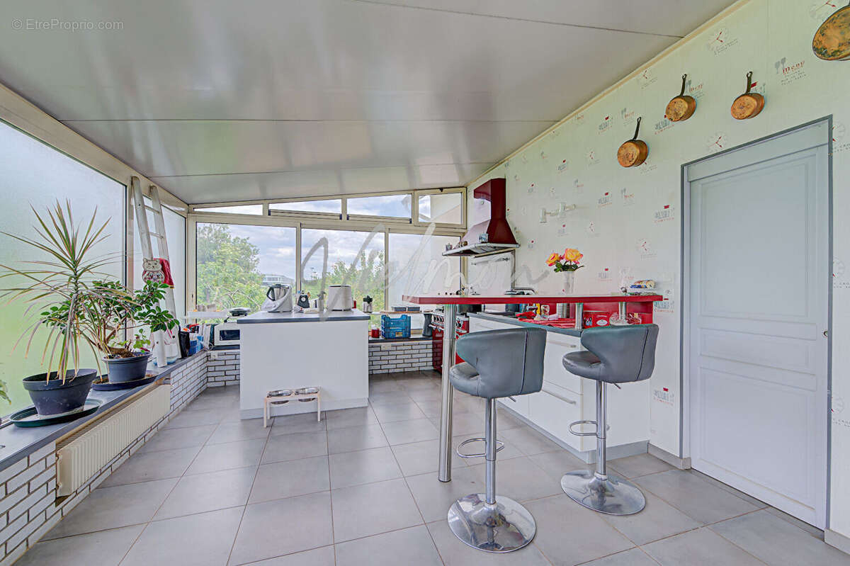 Maison spacieuse 8 pièces à vendre à Poissy - La Maladrerie - photo 4