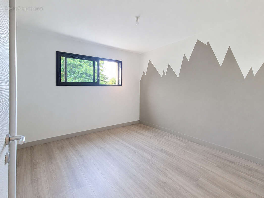 Nuces   Maison contemporaine 144 m2 de plain-pied avec piscine - photo 10