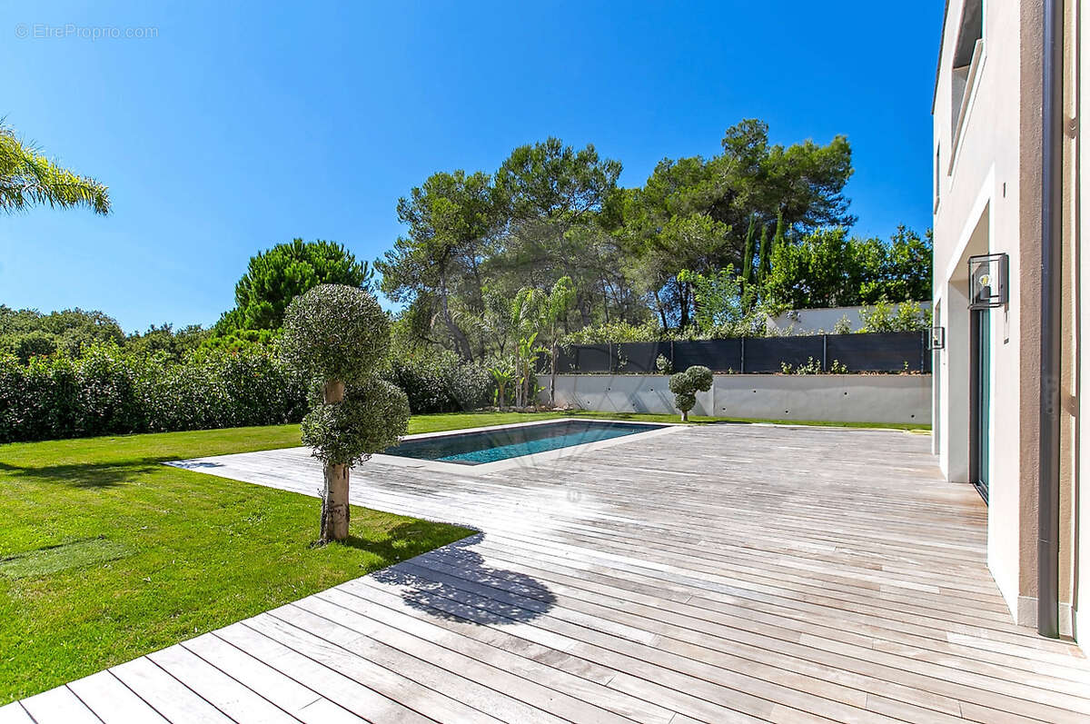 Maison à VALBONNE