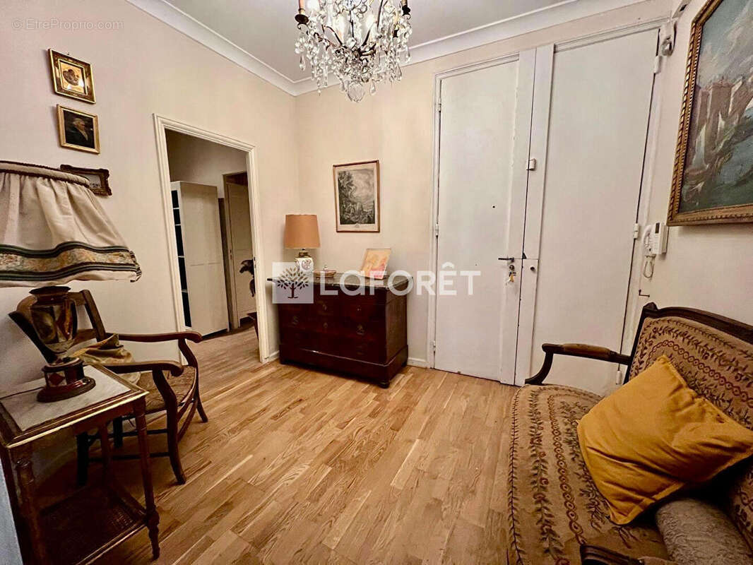Appartement à MARSEILLE-1E
