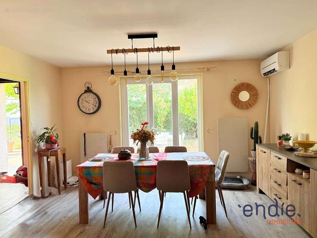 Maison 104 m² à Dompierre-Sur-Besbre  - photo 3