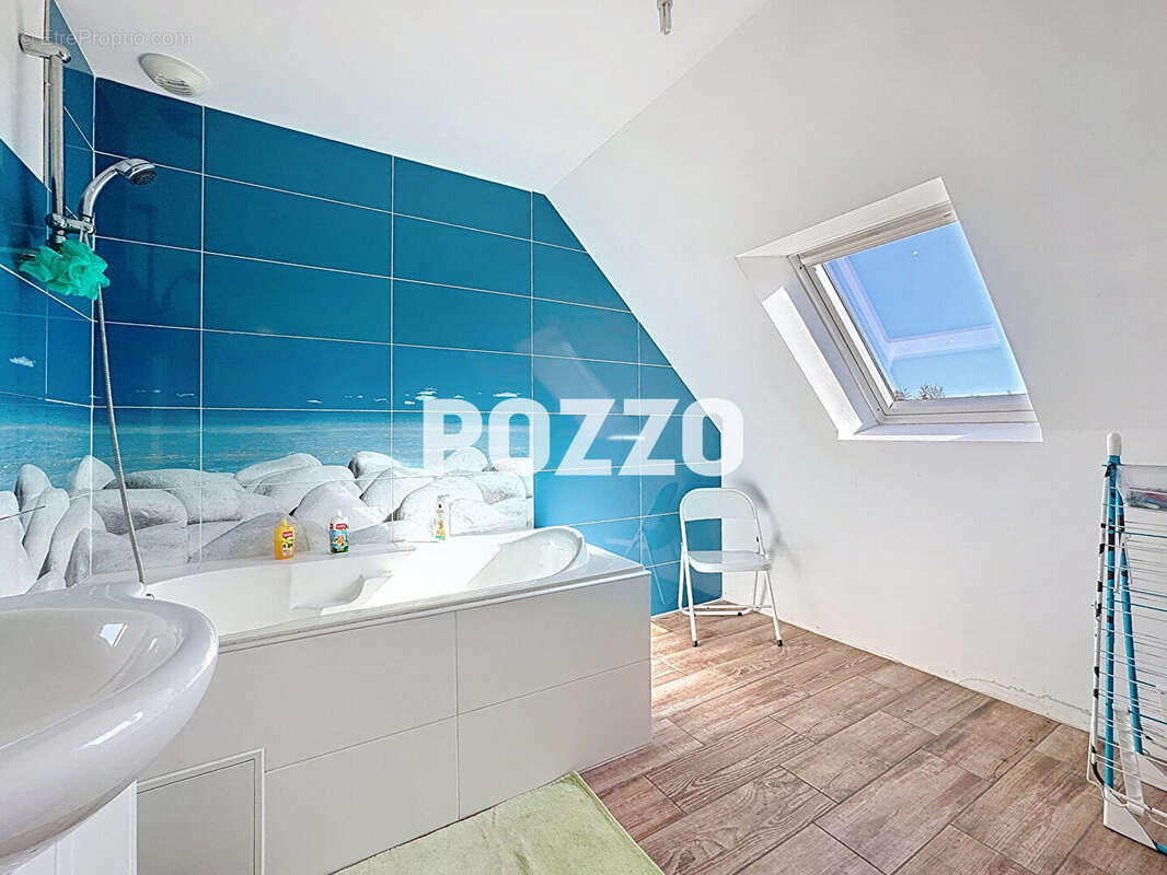 Maison à BRICQUEVILLE-SUR-MER