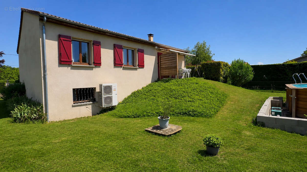 Maison à NOALHAT