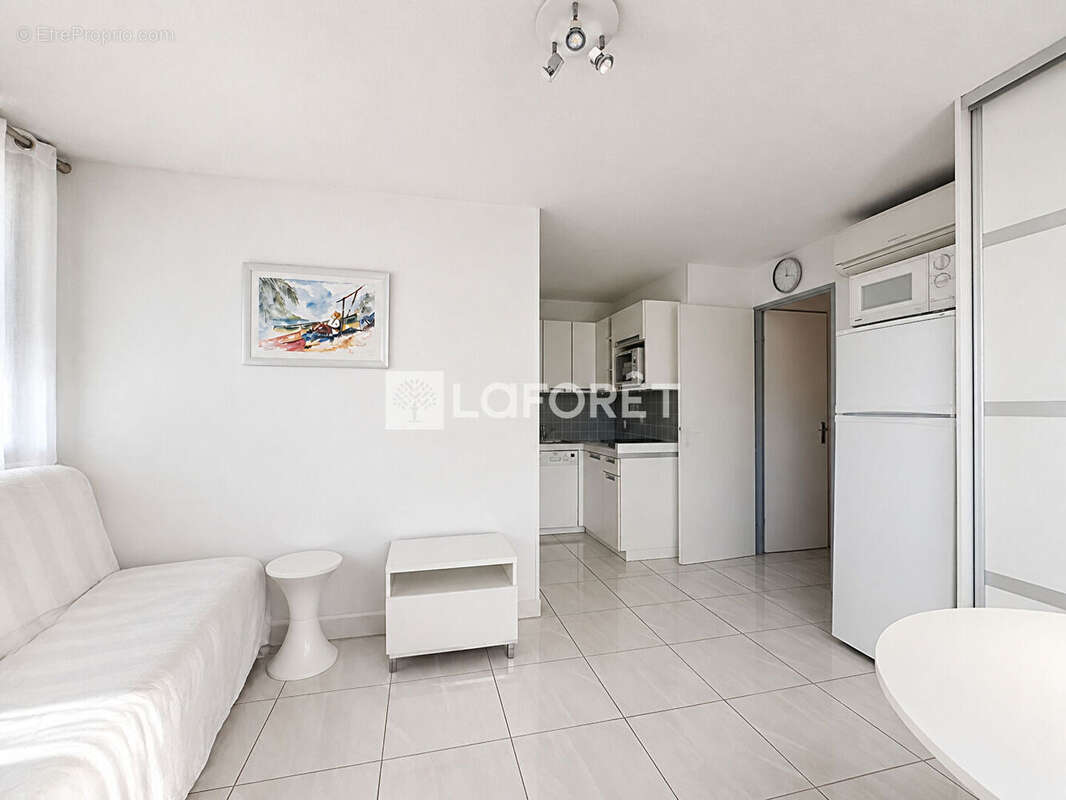 À la grande-motte couchant -t3 rénové avec terrasse 30 m² plein sud, piscine et garage - photo 3