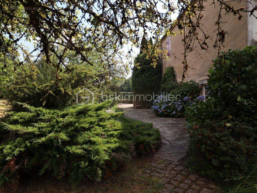 Maison à FOUGEROLLES