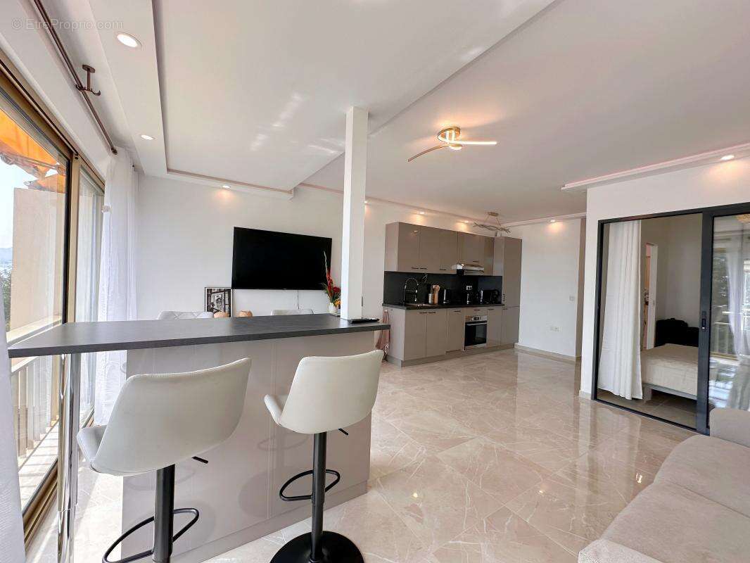  Appartement 2P rénové, 41 m², vue mer & accès direct plage – Cannes Midi - photo 3