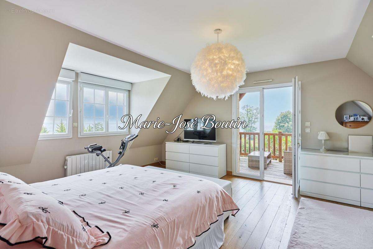 Maison à PONT-L&#039;EVEQUE