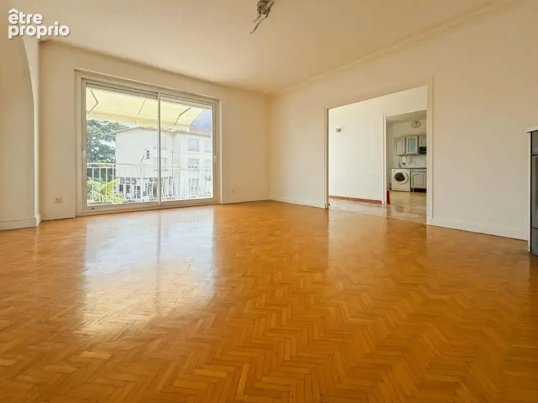 Appartement à GUILHERAND-GRANGES