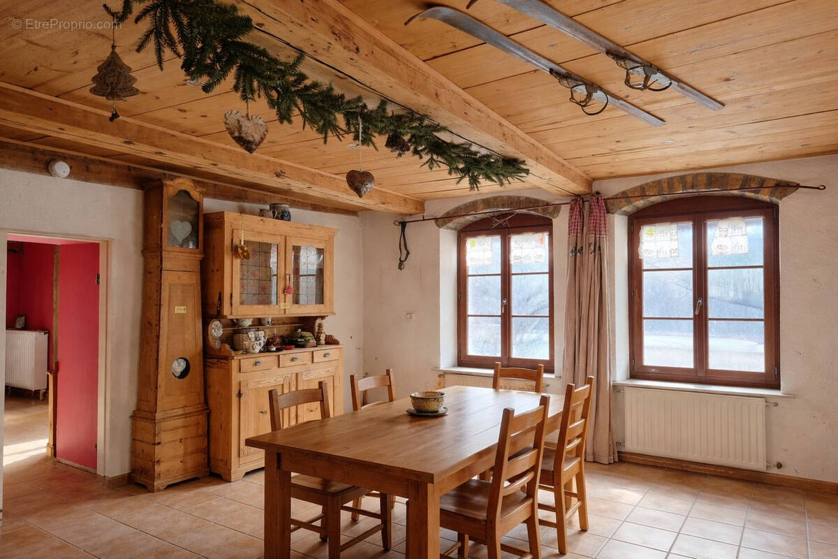 Maison à ORCHAMPS-VENNES