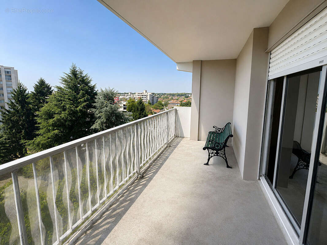 Pau 3 pièce(s) 73.45 m2 garage+ stationnement+ terrasse - photo 2