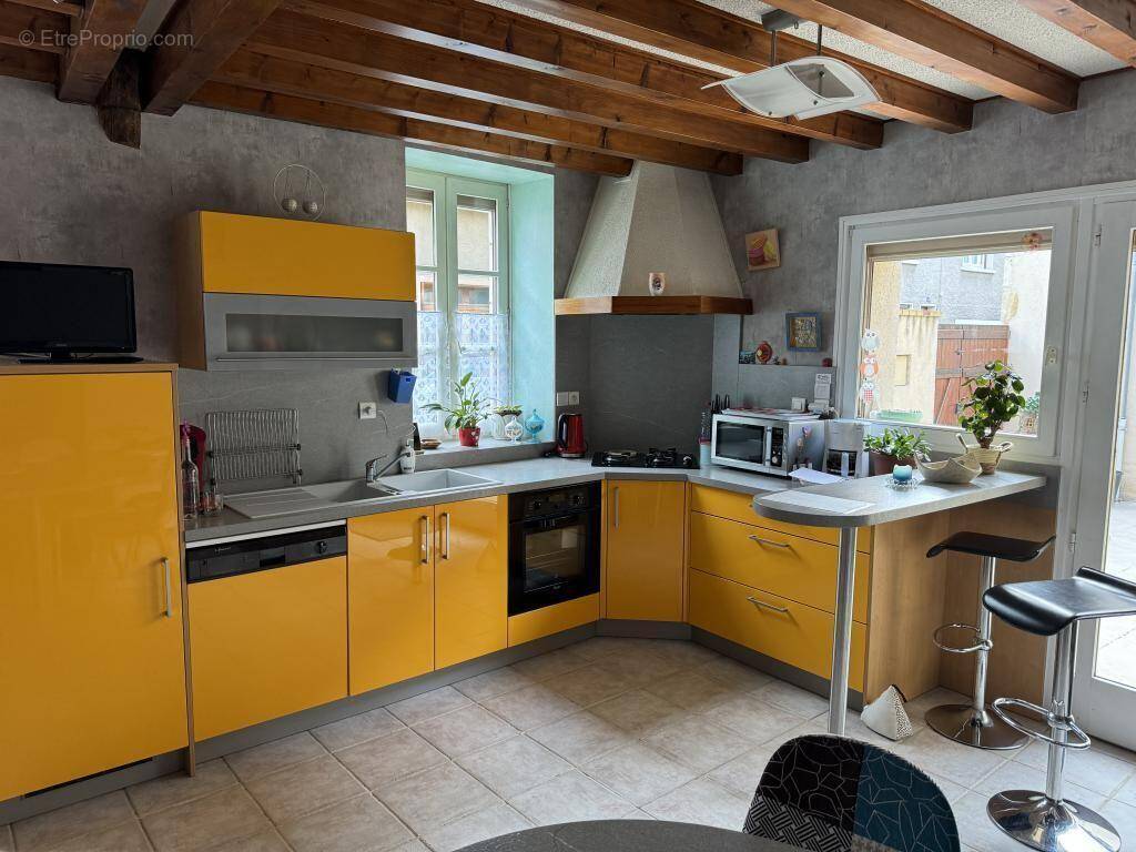 Maison à SAINT-AMAND-MONTROND