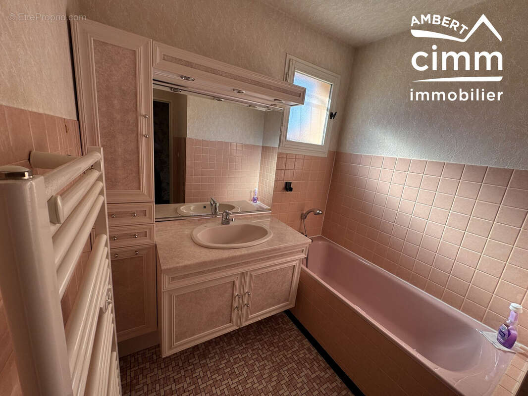 Maison à SAINT-DIER-D&#039;AUVERGNE