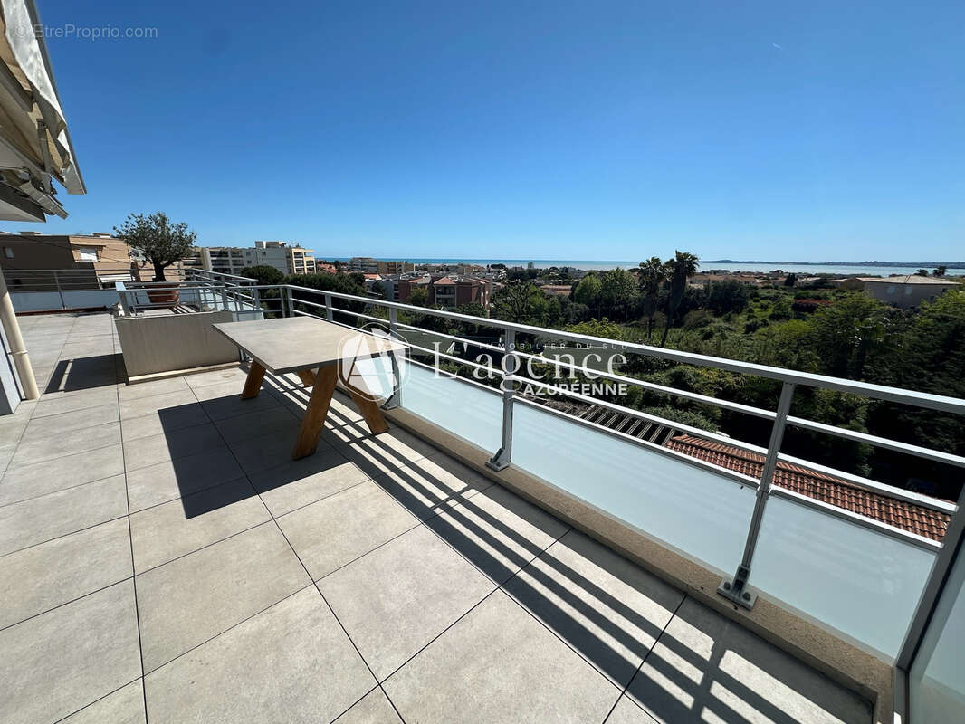 Appartement à SAINT-LAURENT-DU-VAR
