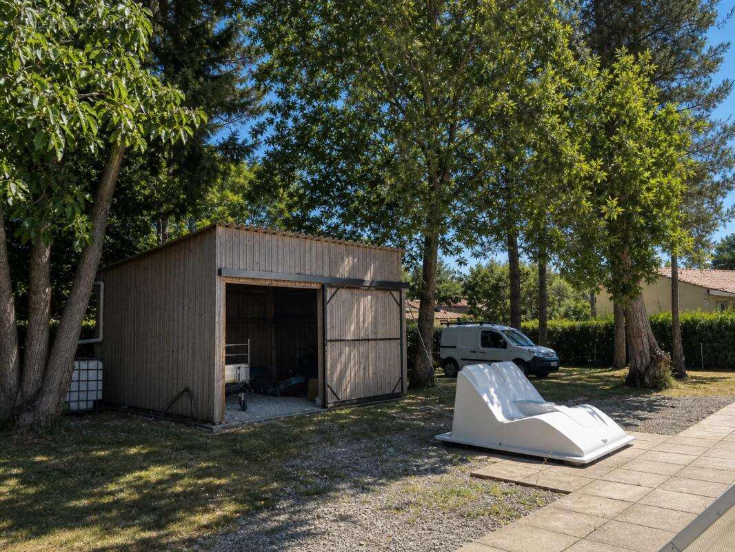 Maison de 6 pièces de 203 m² à Romazières - photo 9