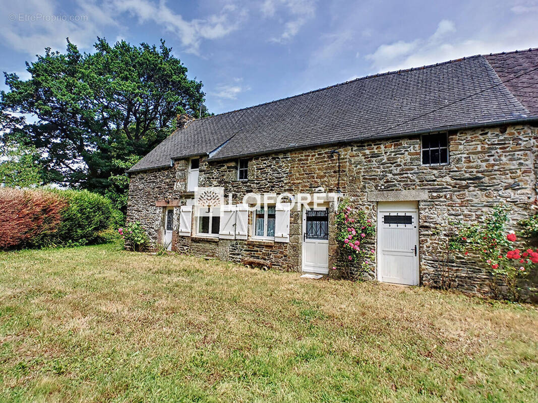 Maison à LOYAT