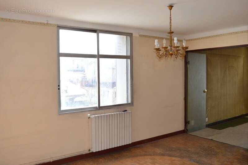 Appartement à MARSEILLE-4E