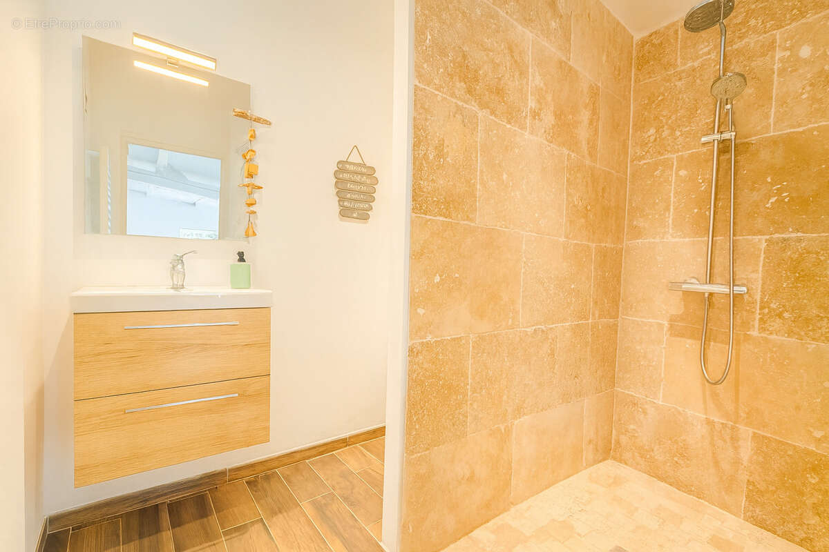 Maison à SOLLIES-TOUCAS