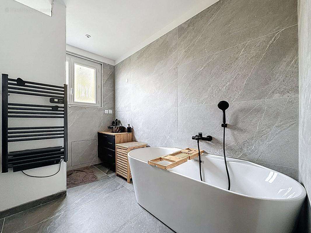 Appartement à VILLENAVE-D'ORNON