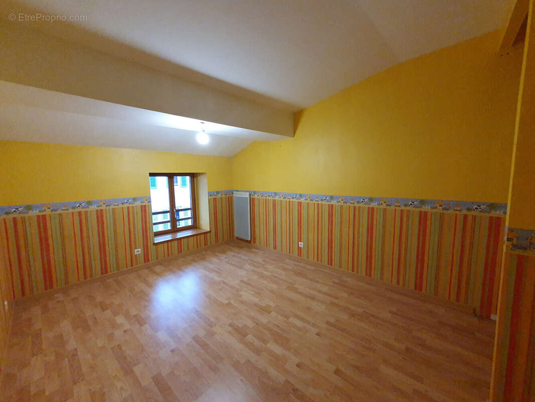 Appartement à SAINT-LAURENT-SUR-SAONE